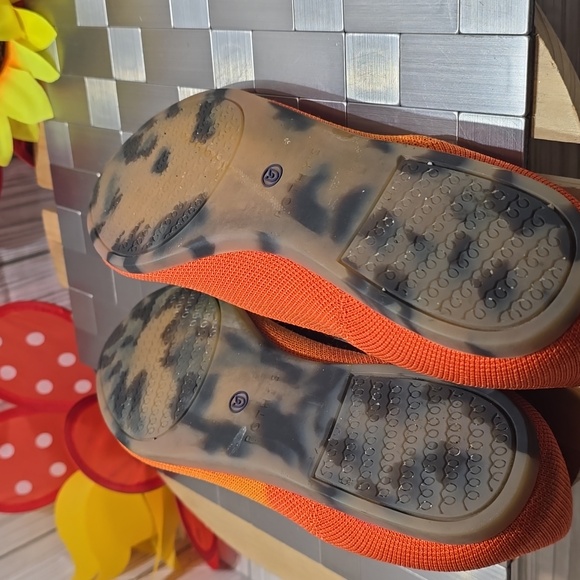 Rothy's Vibrant Orange Flats - Picture 9 of 11